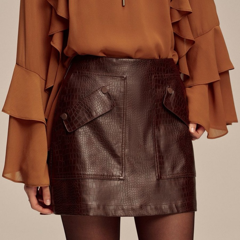 Commense Faux Leather Crocodile-Embossed Mini Skirt